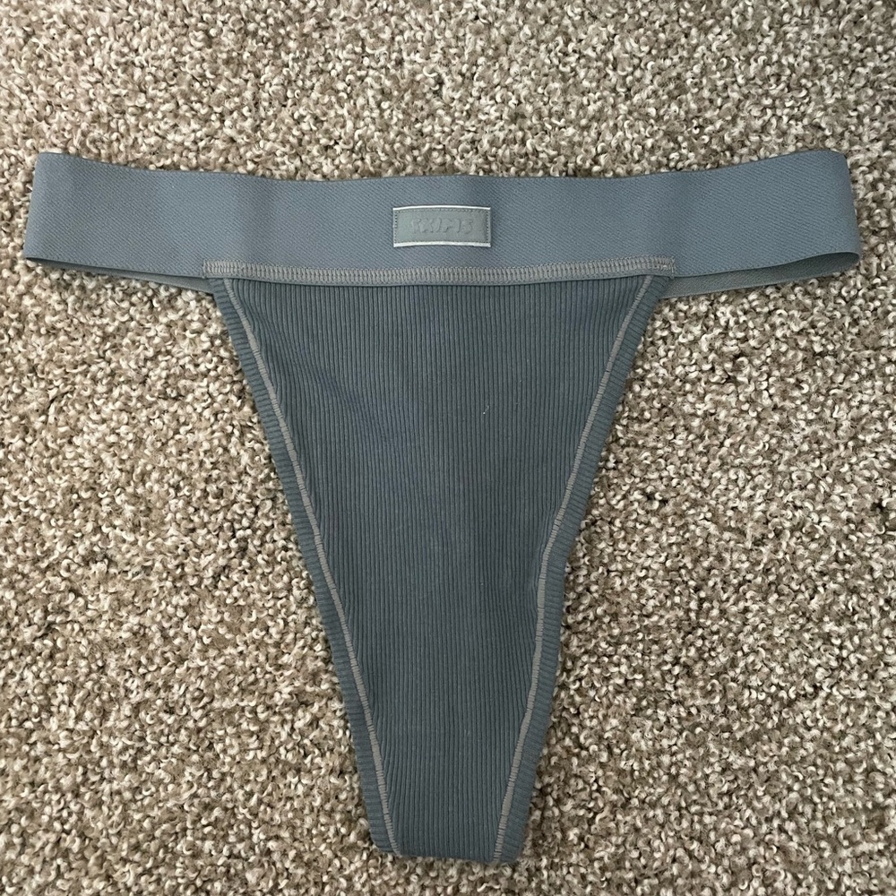 SKIMS kyanite ribbed thong